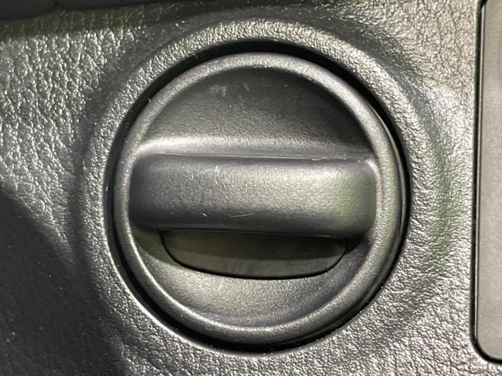 2017 Toyota Vitz DBA-KSP130 (UW-6a126c2a73bda)[8]