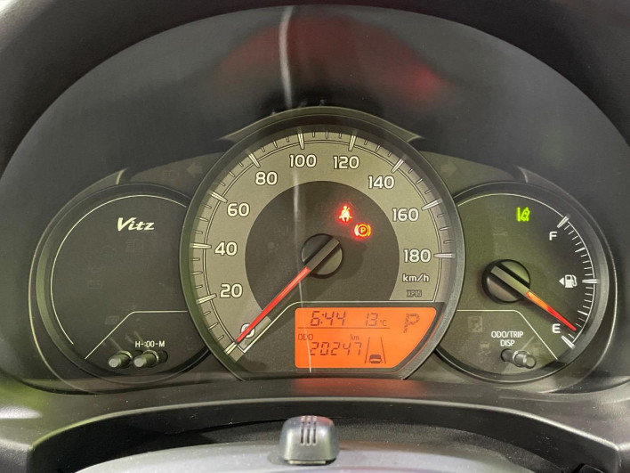 2017 Toyota Vitz DBA-KSP130 (UW-6a126c2a73bda)[26]