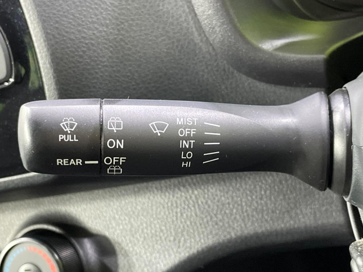 2017 Toyota Vitz DBA-KSP130 (UW-6a126c2a73bda)[18]