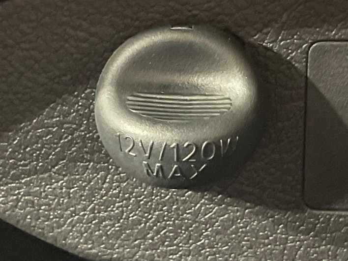 2017 Toyota Vitz DBA-KSP130 (UW-6a126c2a73bda)[21]