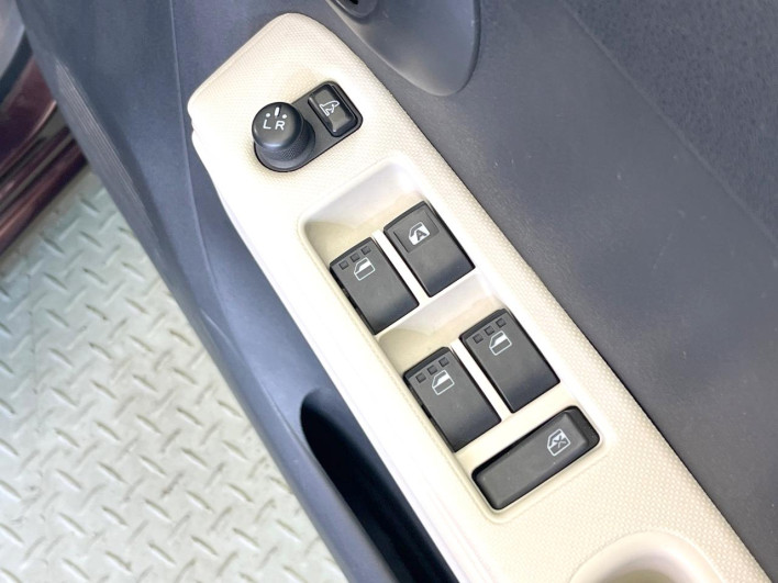 2011 Daihatsu Mira Cocoa DBA-L675S (UW-6a126c2ea57a6)[17]