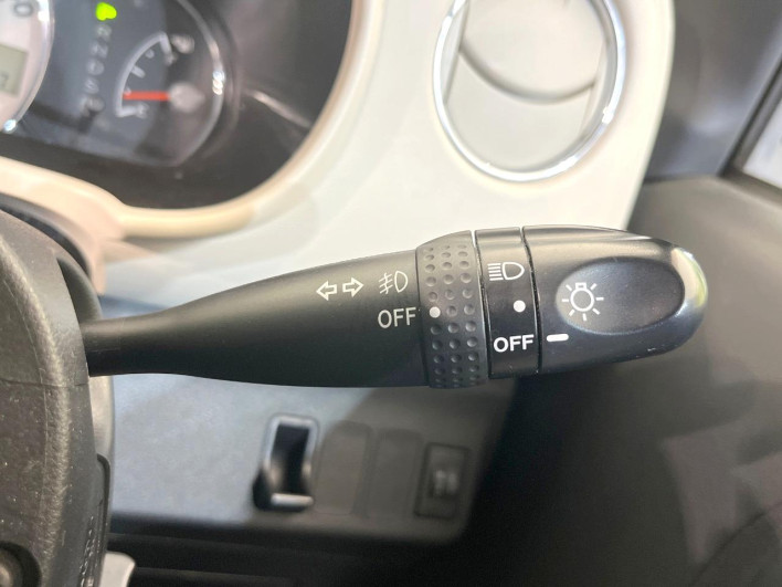 2011 Daihatsu Mira Cocoa DBA-L675S (UW-6a126c2ea57a6)[29]