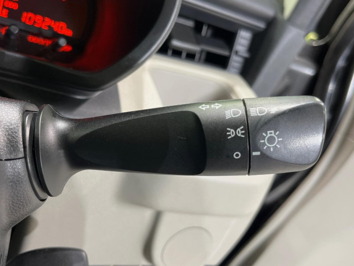 2017 Daihatsu Move DBA-LA150S (UW-6a126c32df993)[28]