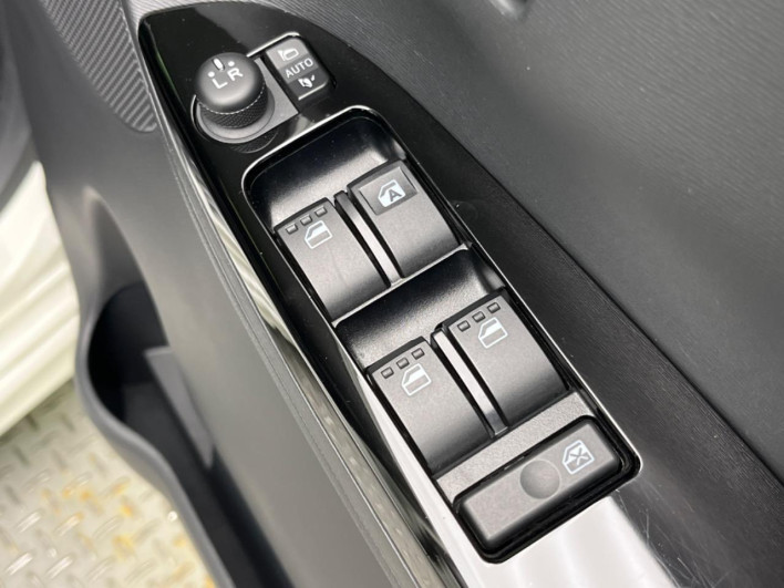 2015 Daihatsu Tanto DBA-LA600S (UW-6a126c40cee86)[24]