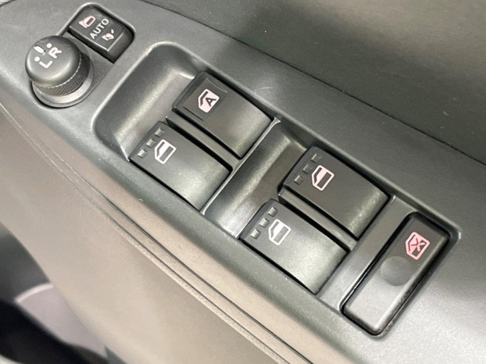 2017 Daihatsu Tanto DBA-LA600S (UW-6a126c4222140)[18]