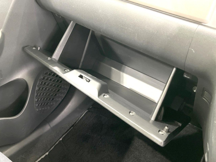 2016 Toyota Passo DBA-M700A (UW-6a126c58cc6aa)[19]