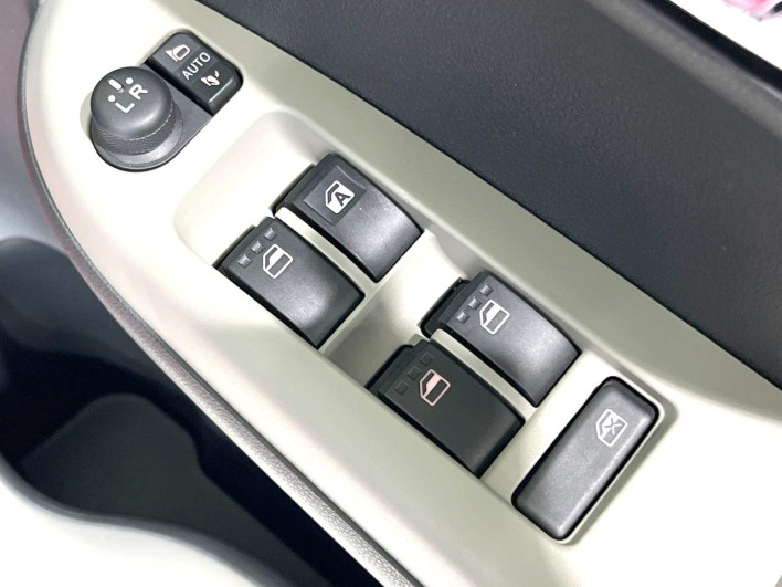 2016 Toyota Passo DBA-M700A (UW-6a126c58cc6aa)[12]