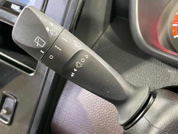 2019 Toyota Roomy DBA-M900A (UW-6a126c5c1e1d8)[28]