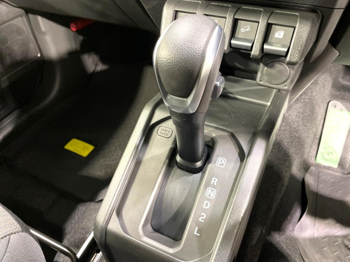 2025 Suzuki Jimny Nomad 3BA-JC74W (UW-6a126c695376d)[26]