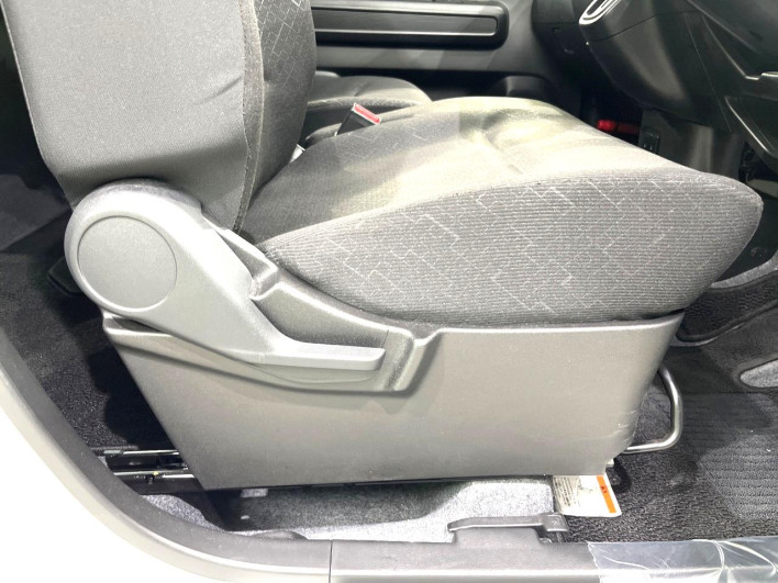 2021 Suzuki Wagon R 5AA-MH95S (UW-6a126c7d06e39)[13]