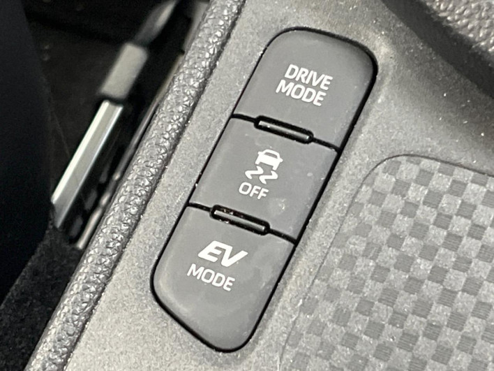 2020 Toyota Yaris Cross 6AA-MXPJ10 (UW-6a126cb22aee2)[23]