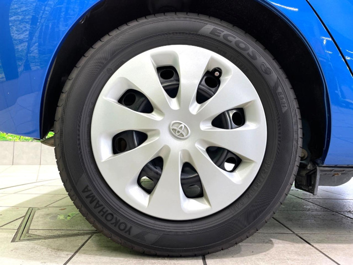 2013 Toyota Aqua DAA-NHP10 (UW-6a126cd49ee44)[26]