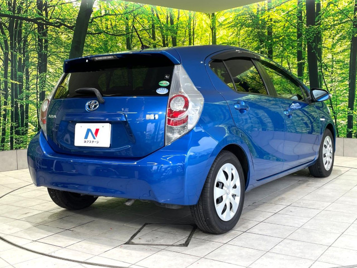2013 Toyota Aqua DAA-NHP10 (UW-6a126cd49ee44)[19]