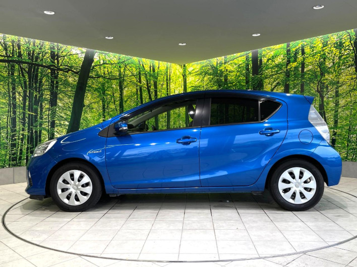 2013 Toyota Aqua DAA-NHP10 (UW-6a126cd49ee44)[7]