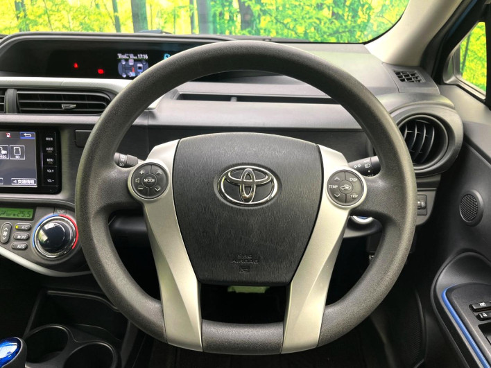 2014 Toyota Aqua DAA-NHP10 (UW-6a126cd51f272)[13]