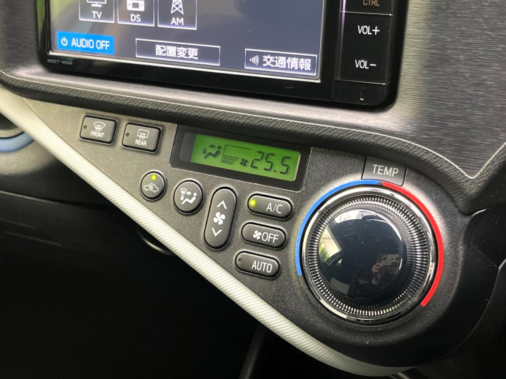 2014 Toyota Aqua DAA-NHP10 (UW-6a126cd51f272)[22]