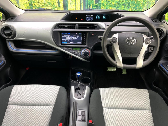 2014 Toyota Aqua DAA-NHP10 (UW-6a126cd51f272)[12]