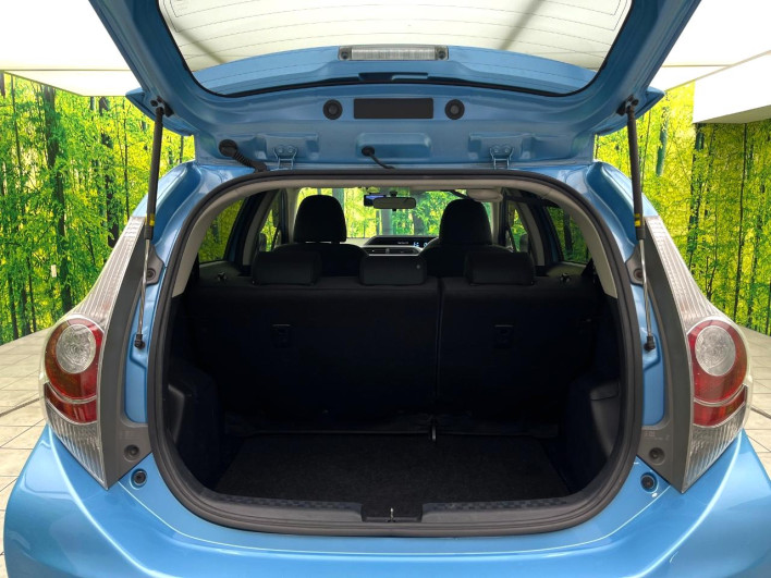 2014 Toyota Aqua DAA-NHP10 (UW-6a126cd51f272)[28]
