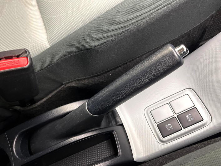 2014 Toyota Aqua DAA-NHP10 (UW-6a126cd51f272)[19]