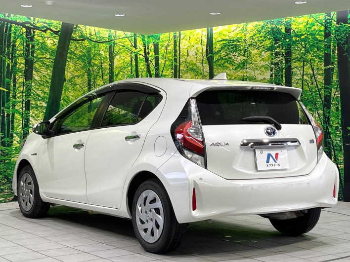 2019 Toyota Aqua DAA-NHP10 (UW-6a126cd66dc66)[9]