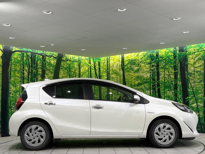2019 Toyota Aqua DAA-NHP10 (UW-6a126cd66dc66)[18]