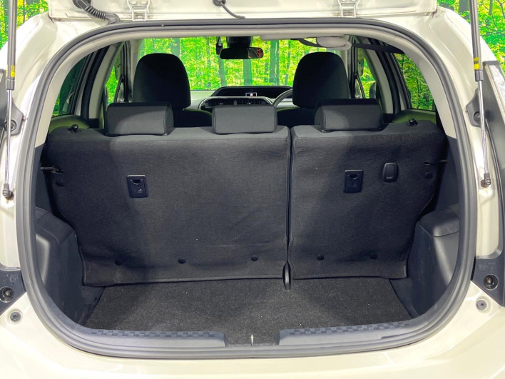 2019 Toyota Aqua DAA-NHP10 (UW-6a126cd66dc66)[12]