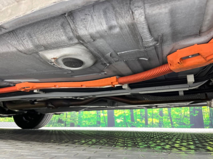 2021 Toyota Aqua 6AA-NHP10 (UW-6a126cd8e3358)[17]