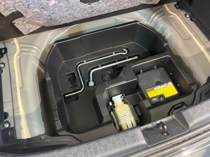 2015 Toyota Aqua DAA-NHP10 (UW-6a126cd9e36c6)[18]