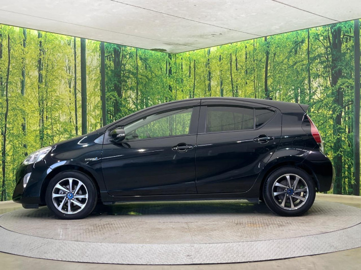 2015 Toyota Aqua DAA-NHP10 (UW-6a126cd9e36c6)[7]
