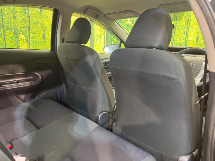 2015 Toyota Aqua DAA-NHP10 (UW-6a126cd9e36c6)[24]