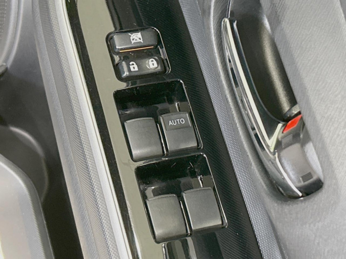 2016 Toyota Aqua DAA-NHP10 (UW-6a126cda2ba53)[17]