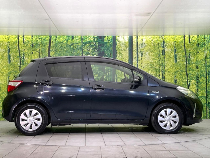 2017 Toyota Vitz DAA-NHP130 (UW-6a126cdccddc4)[17]