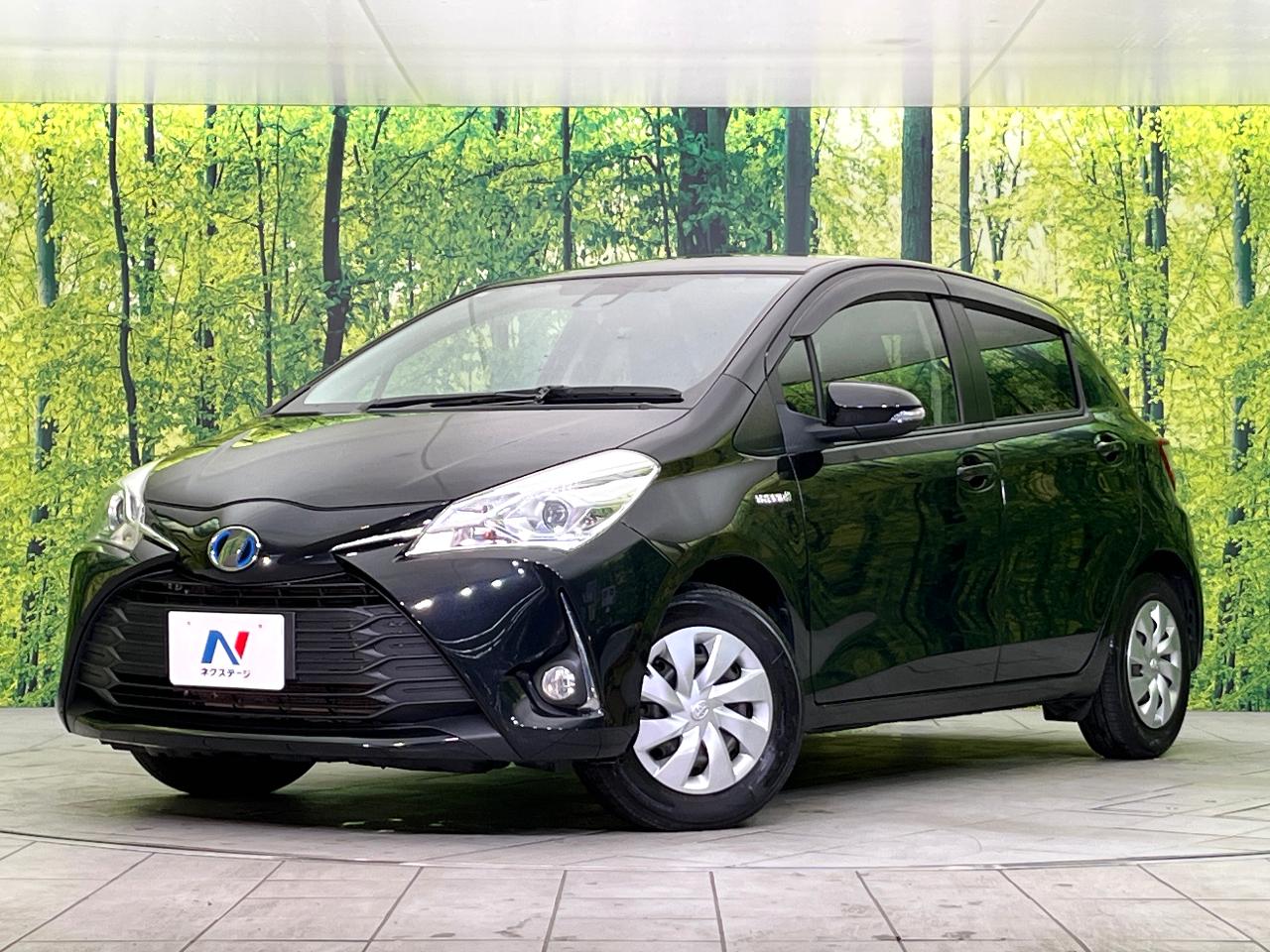 2017 Toyota Vitz DAA-NHP130