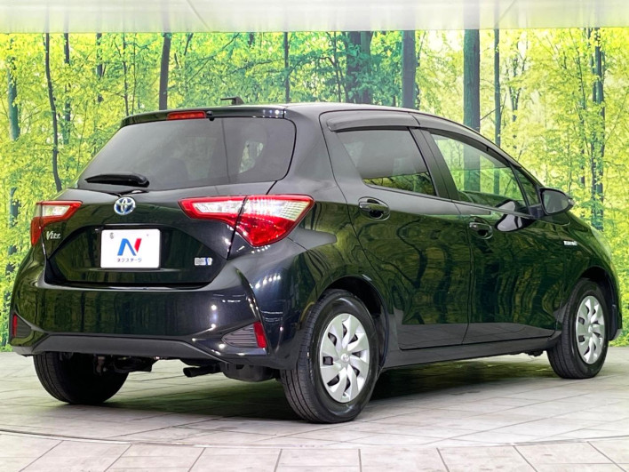 2017 Toyota Vitz DAA-NHP130 (UW-6a126cdccddc4)[18]