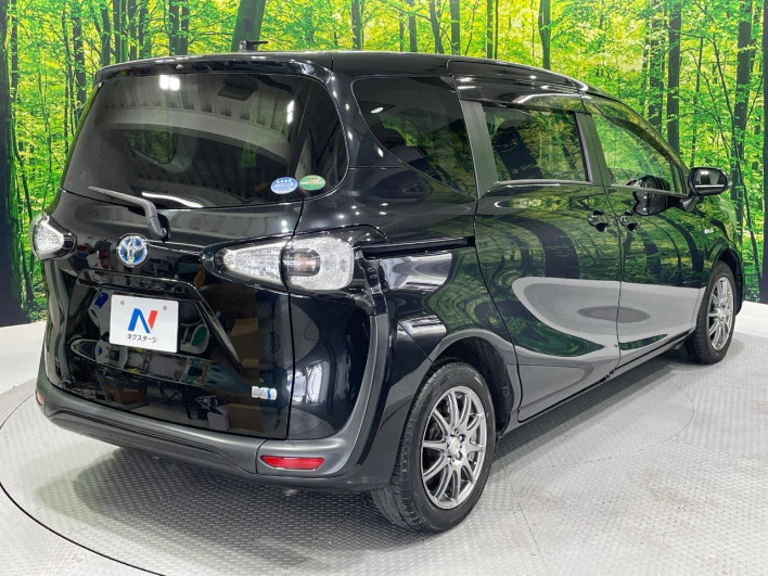 2017 Toyota Sienta DAA-NHP170G (UW-6a126cdf3babe)[16]
