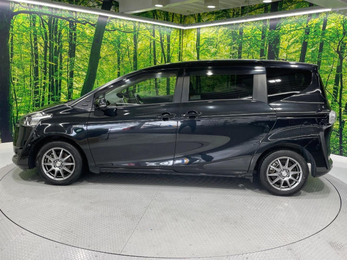 2017 Toyota Sienta DAA-NHP170G (UW-6a126cdf3babe)[13]