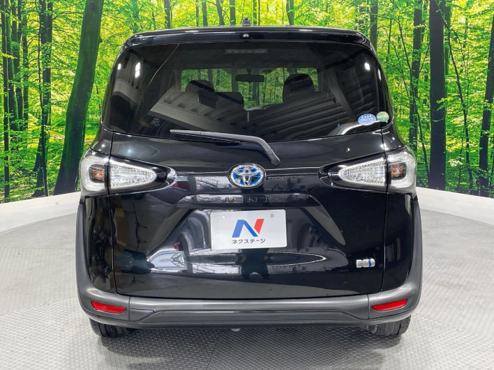 2017 Toyota Sienta DAA-NHP170G (UW-6a126cdf3babe)[15]