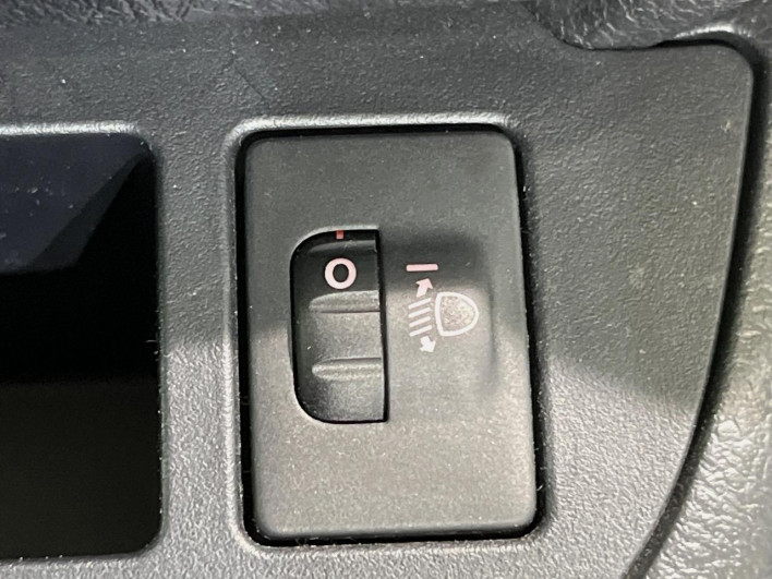 2015 Toyota Sienta DBA-NSP170G (UW-6a126ce218ba4)[25]
