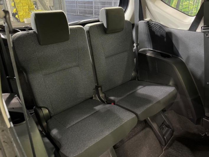 2015 Toyota Sienta DBA-NSP170G (UW-6a126ce218ba4)[18]