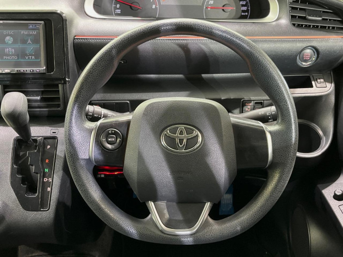 2015 Toyota Sienta DBA-NSP170G (UW-6a126ce218ba4)[16]