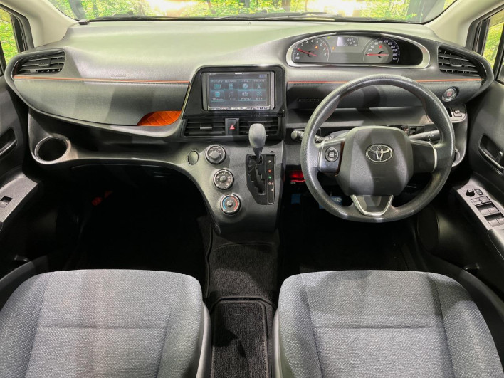 2015 Toyota Sienta DBA-NSP170G (UW-6a126ce218ba4)[17]