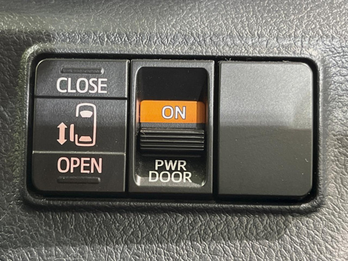 2015 Toyota Sienta DBA-NSP170G (UW-6a126ce218ba4)[23]