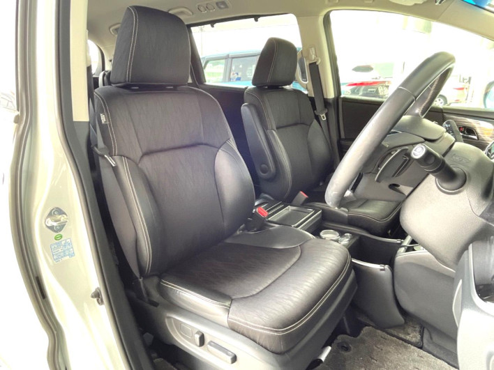 2016 Honda Odyssey DBA-RC1 (UW-6a126cea5701b)[22]