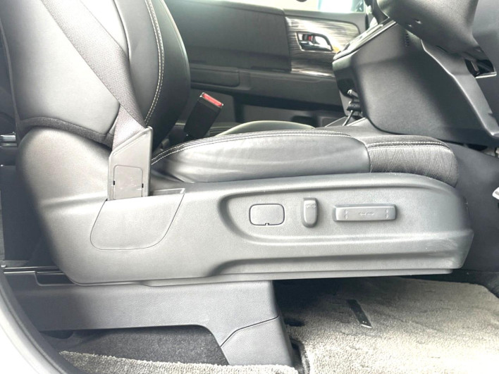 2016 Honda Odyssey DBA-RC1 (UW-6a126cea5701b)[29]