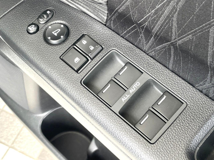 2016 Honda Odyssey DBA-RC1 (UW-6a126cea5701b)[27]
