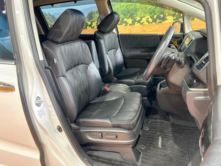2017 Honda Odyssey DBA-RC1 (UW-6a126cea85c66)[18]