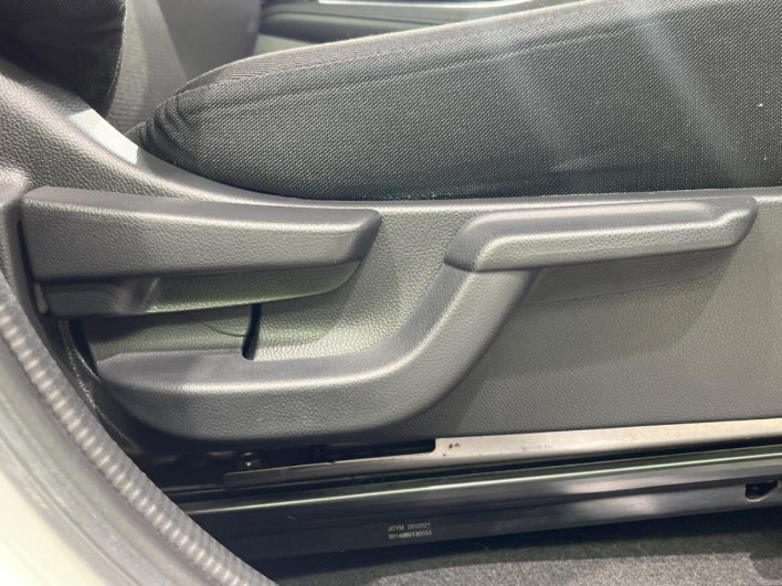 2014 Honda VEZEL DAA-RU3 (UW-6a126cf032fb8)[18]