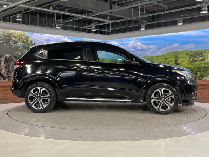 2016 Honda VEZEL DAA-RU3 (UW-6a126cf0df6bf)[21]