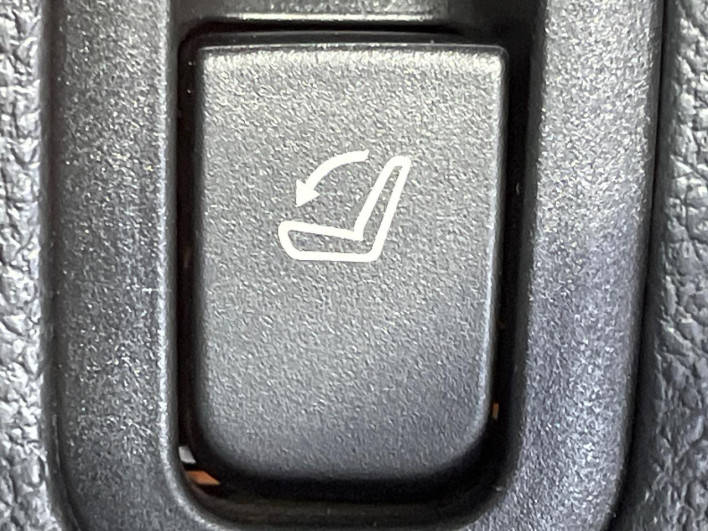 2013 Subaru Forester DBA-SJG (UW-6a126d04b9074)[12]