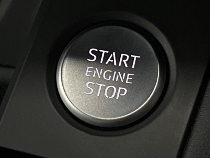 2022 Audi A4 3AA-8WDDWF (UW-6a126d21df66e)[15]